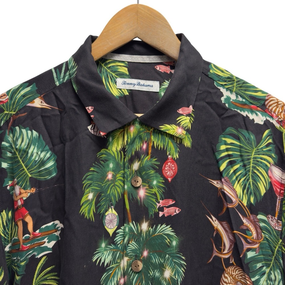 Tommy Bahama Mens Sz Medium Christmas Ornaments Skiing Santa Silk Hawaiian Shirt